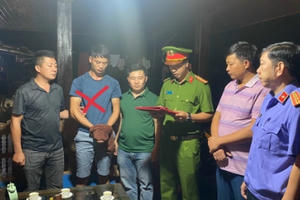 Bắt đối tượng mua bán sừng tê giác, mật gấu Bắt đối tượng mua bán sừng tê giác, mật gấu