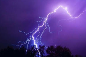 Lâm Đồng: Nam thanh niên gặt lúa ngoài đồng bị sét đánh tử vong