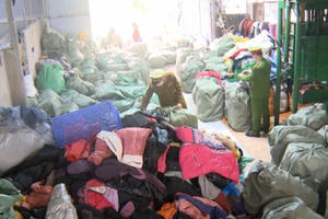Thanh Hoá: Bắt giữ cơ sở tái chế quần áo cũ đã qua sử dụng để bán kiếm lời