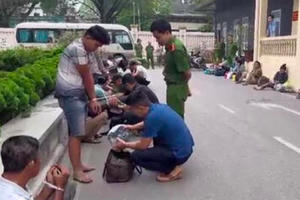 Bắt giữ nhóm đối tượng thực hiện hàng loạt các vụ cướp giật tài sản nơi đông người