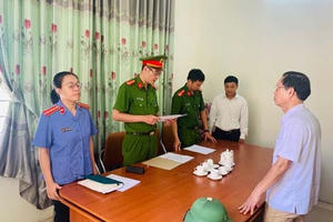 Bắt giam Chủ tịch và cán bộ địa chính xã lập hồ sơ khống, bỏ túi 300 triệu đồng