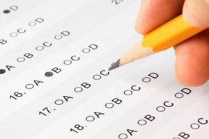 Nhiều tỉnh hoàn thành chấm thi THPT, hàng nghìn bài trắc nghiệm bị "lỗi bất thường"?