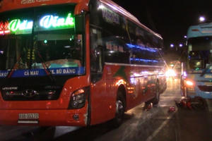 Bình Dương: Bị xe khách cán, bé gái tử vong thương tâm