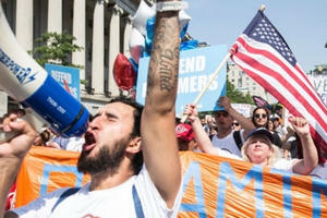 Chính quyền Mỹ chấm dứt chương trình bảo vệ người di cư