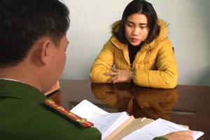 Quảng Bình: Bắt cô gái 9X chở gần 1 tạ pháo trên đường đi tiêu thụ