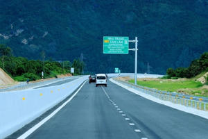 Cho phép xe khách tuyến cố định đi trên cao tốc Bắc - Nam mới