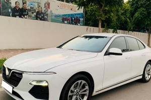 VinFast gửi đơn tố cáo kênh Youtube đưa tin sai sự thật về xe Lux A2.0