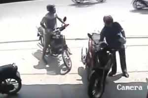 Clip: "Soái ca sơ mi trắng" trộm SH ngay sau lưng chủ xe