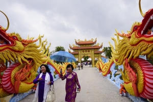 Cận cảnh nhà thờ tổ của NSƯT Hoài Linh