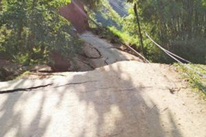 Yên Bái: Huyện Trạm Tấu bị cô lập vì sạt lở gần 50m đường Yên Bái: Huyện Trạm Tấu bị cô lập vì sạt lở gần 50m đường