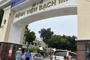 8 học sinh lớp 3 nhập viện vì 'nghịch' thuốc lá điện tử