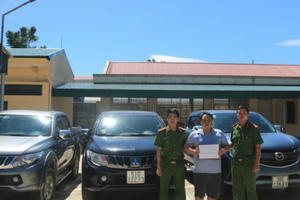 Người đàn ông ngoại quốc trộm 3 xe ô tô mang đi cầm cố lấy tiền tiêu xài