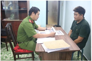 Bắt khẩn cấp tài xế ô tô hành hung người già giữa phố