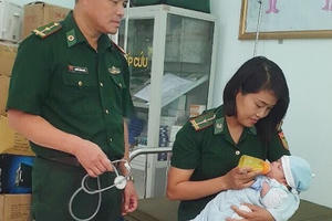 Cặp vợ chồng 'hờ' bán trẻ sơ sinh qua biên giới.