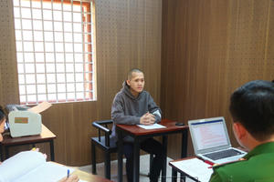 Nam nhân viên quán karaoke quan hệ tình dục với người yêu "nhí"