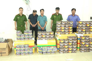 Bắt giữ "đầu nậu" gom 2,3 tạ pháo lậu từ nước ngoài về tiêu thụ ở Nghệ An