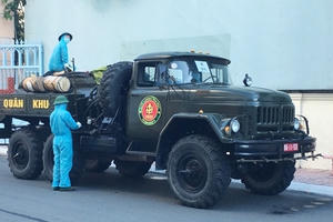 Cần Thơ: Lực lượng Hoá học QK9 triển khai phun hoá chất khử trùng phòng, chống dịch Covid-19