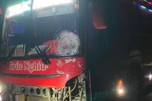 Xe khách đâm tử vong 01 công nhân sửa chữa cầu đường trên cao tốc Nội Bài - Lào Cai