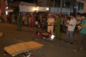 An Giang: Ô tô va chạm với xe máy, 2 người tử vong