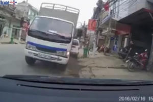 Tình huống lùi xe "thần thánh"