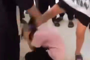 Hà Nội: Một nữ học sinh lớp 6 bị bạn hành hung ngay tại trường