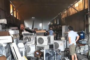 Bình Dương: Cháy kho chứa máy lạnh và hàng điện tử