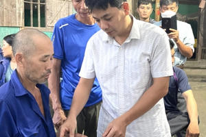 Hỗ trợ gia đình có 04 người tử vong do tai nạn giao thông tại Lào Cai