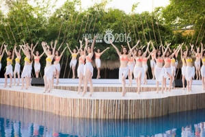 Nghẹt thở với đường cong nóng bỏng của các thí sinh Hoa hậu Việt Nam 2016