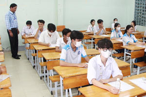 Sáng nay, gần 1,17 triệu thí sinh thi môn đầu tiên kỳ thi tốt nghiệp THPT 2025