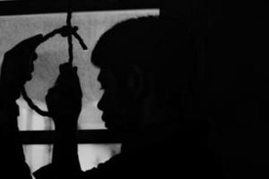 Hà Nội: Nghi vấn người phụ nữ thắt cổ con và cháu đến chết rồi tự tử