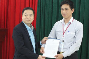 Lái xe sân bay Nội Bài trả lại túi hành lý hơn nửa tỷ đồng