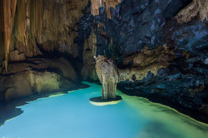 Độc đáo Hung Thoòng và bí ẩn hồ Lơ Lửng giữa lòng hang động Độc đáo Hung Thoòng và bí ẩn hồ Lơ Lửng giữa lòng hang động