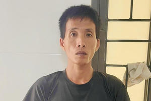 Bắt giữ đối tượng bạo hành con riêng của vợ gây thương tích nặng Bắt giữ đối tượng bạo hành con riêng của vợ gây thương tích nặng