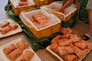 Hàng tấn đặc sản trứng gà non hôi thối tuồn vào nhà hàng