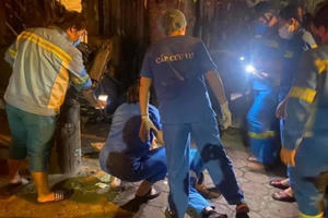 Nam công nhân môi trường bất ngờ bị xe máy tông khi đang làm việc