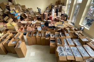 Hà Nội: Liên tiếp phát hiện, bắt giữ các vụ buôn bán, sản xuất hàng cấm dịp cuối năm