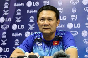 Thua đau Indonesia, HLV U22 Việt Nam chỉ trích trọng tài