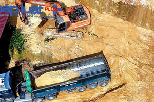 Lào Cai: Khai thác đất rầm rộ tại xã Thác Bà, Chủ tịch UBND xã nói "sẽ xử lý nghiêm"