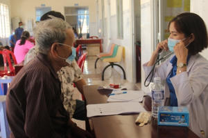 Màu áo thanh niên nhuộm xanh “Tháng Ba biên giới” Màu áo thanh niên nhuộm xanh “Tháng Ba biên giới”