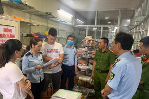 Bổ sung thành viên Tổ công tác về cao điểm đấu tranh ngăn chặn buôn lậu, hàng giả