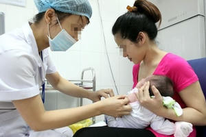 Lại một em bé 6 tháng tuổi bị sốc sau khi tiêm vắc xin Quinvaxem