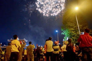 Cần phân biệt giữa "pháo hoa" và "pháo hoa nổ" để tránh vi phạm pháp luật Cần phân biệt giữa "pháo hoa" và "pháo hoa nổ" để tránh vi phạm pháp luật