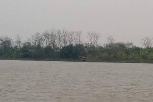 Triệt phá sới bạc trên sông Hồng, một con bạc nhảy xuống sông đuối nước