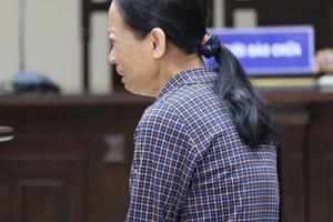 Trong cơn tức giận, người mẹ đơn thân ra tay sát hại con trai độc nhất