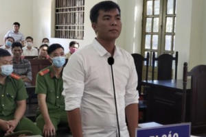 Phải đi tù vì nói xấu cán bộ huyện trên facebook Phải đi tù vì nói xấu cán bộ huyện trên facebook