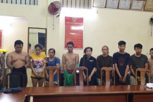 Giả gái mại dâm rồi dàn cảnh cướp tài sản của khách "mua vui"