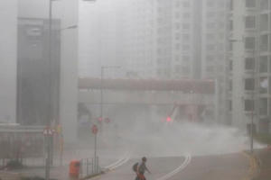 Video: Hong Kong tan hoang sau siêu bão Mangkhut