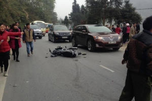 Tin mới nhất vụ tai nạn liên hoàn tại Sa Pa (Lào Cai): Lật xe khách, 5 người thương vong