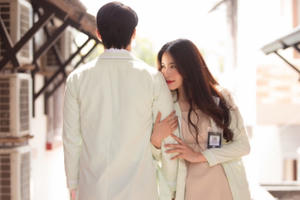 Hậu lột xác giảm 12kg, Nam Em khiến người hâm mộ xúc động khi hát "Vai phụ"