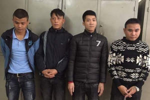 Hà Nội: Triệu tập nhóm đánh giày “chặt chém” khách du lịch tại Phố Cổ